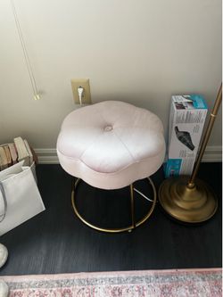 Urban Outfitters flower shaped puff