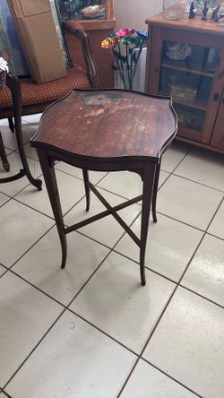 Grand Rapids Mahogany End Table Need To Refinishing Antique Between 1930S And 1950S