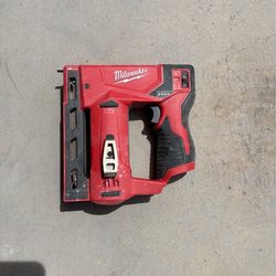 Milwaukee staple gun
