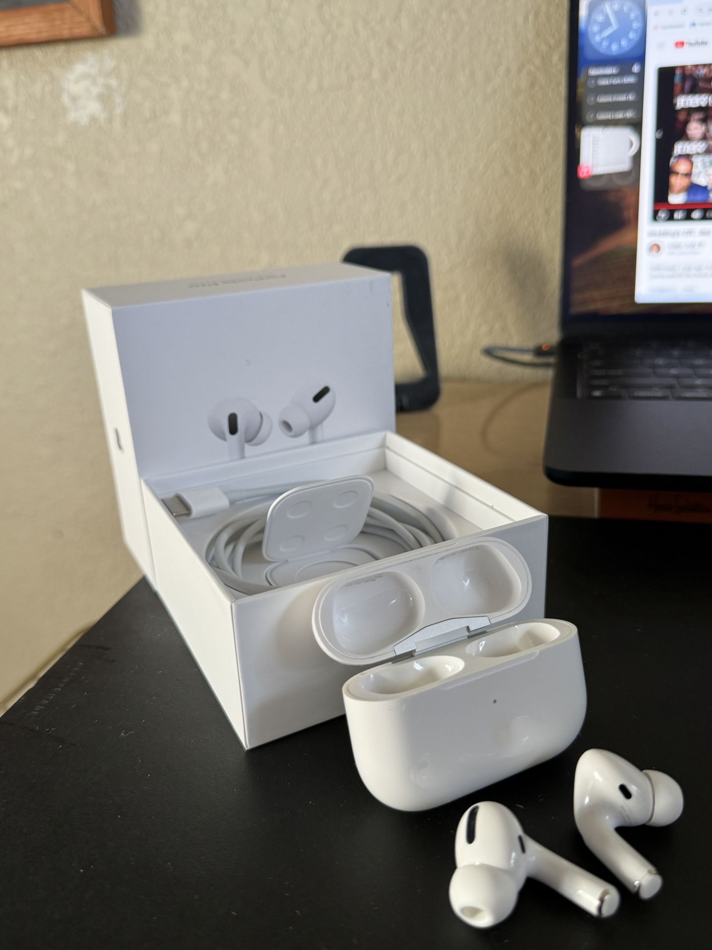 Used AirPods Pro 1 In very good condition $80