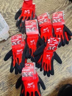 Milwaukee Cut Level 1 Cold Weather Gloves – Lot of 7