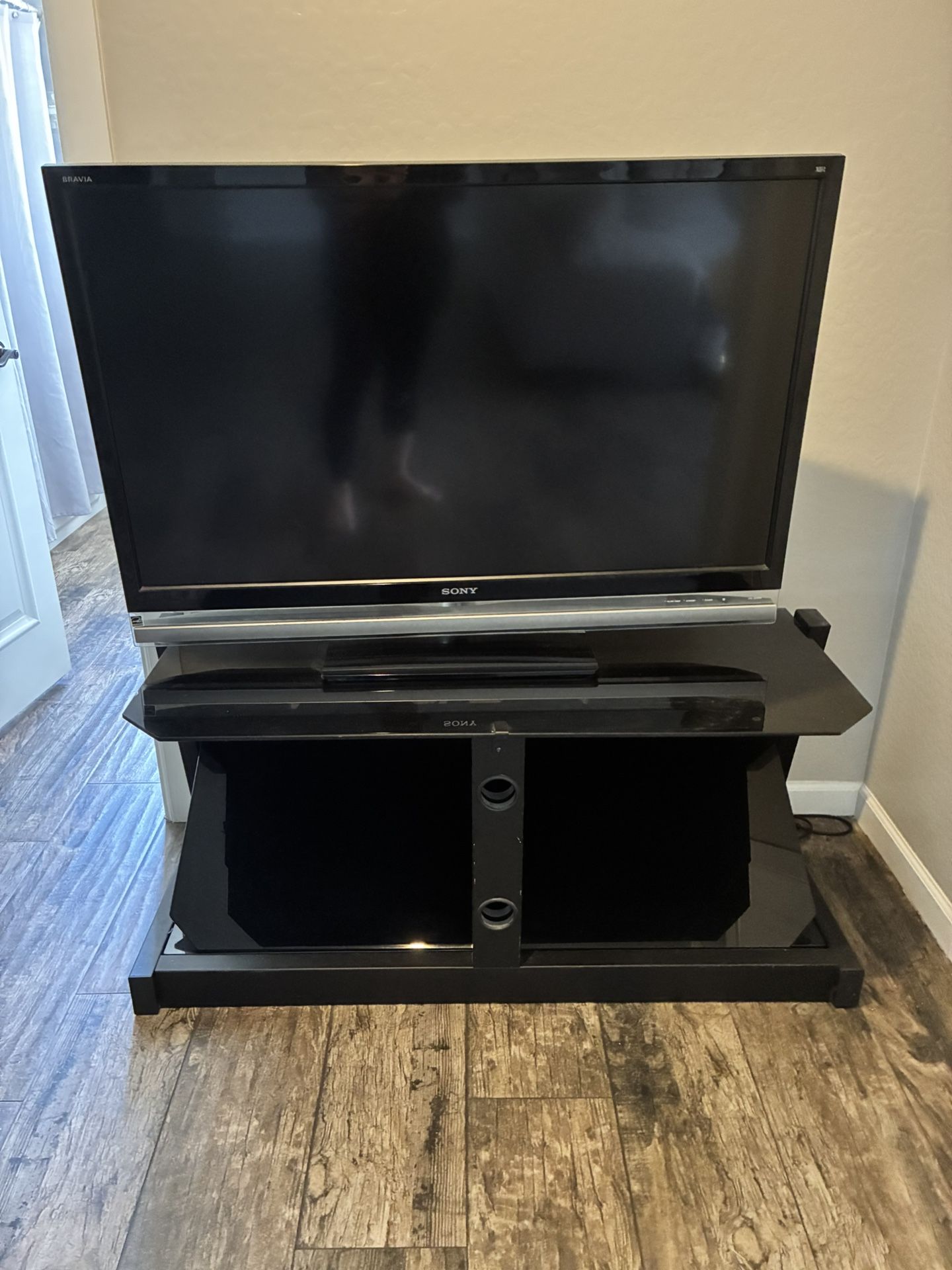 43 inch Sony  TV With Stand 