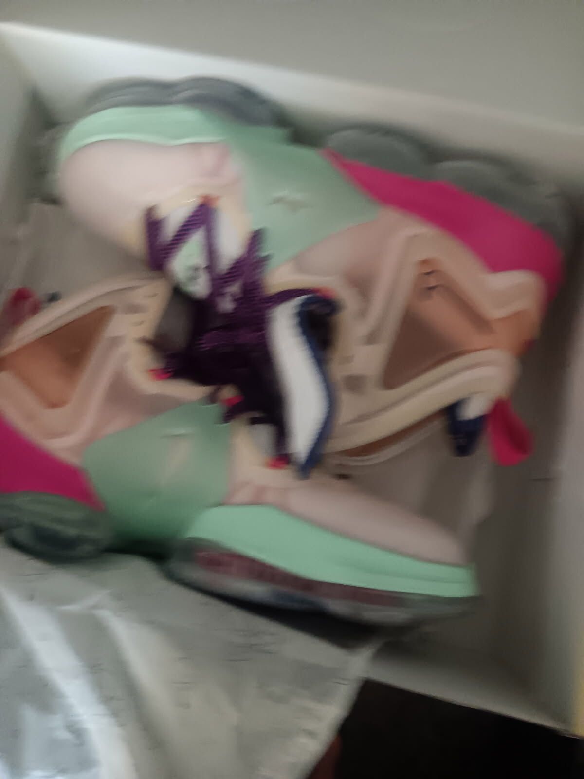 Men’s Nike Lebrons XIX
