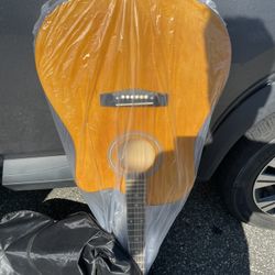 Acoustic Guitar (BRAND NEW/ NEVER USED) 🎸 
