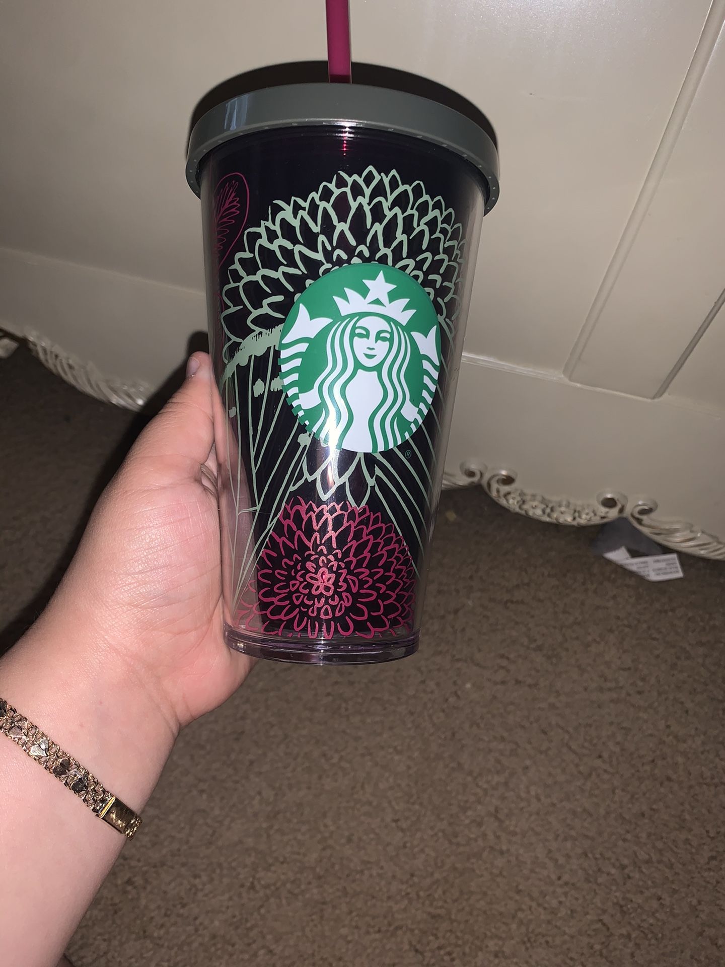 Grande Starbucks cup