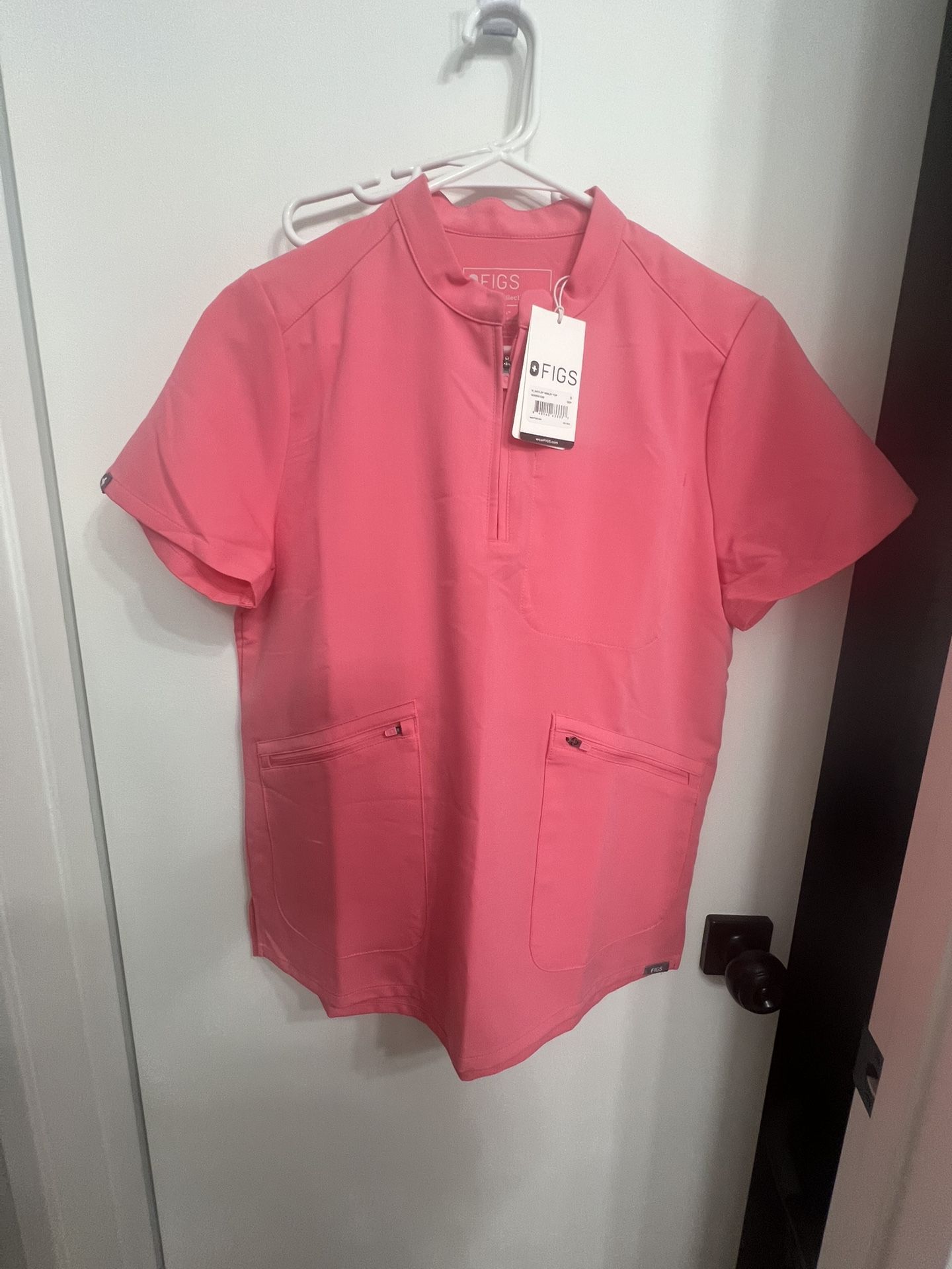 Scrub Set For Women In Neon Pink Color