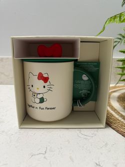 Hello kitty + Starbucks