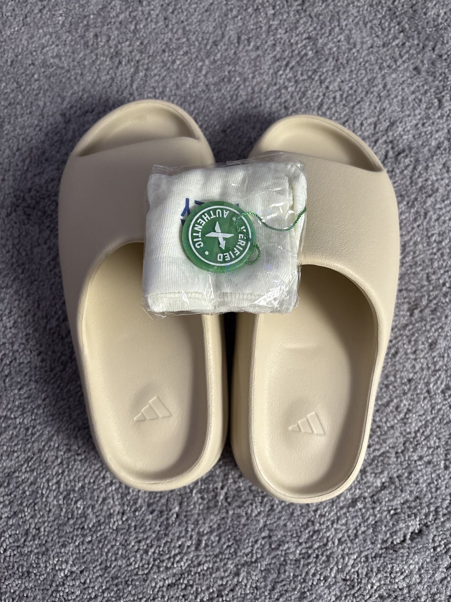 Adidas Yeezy Slider Size 8