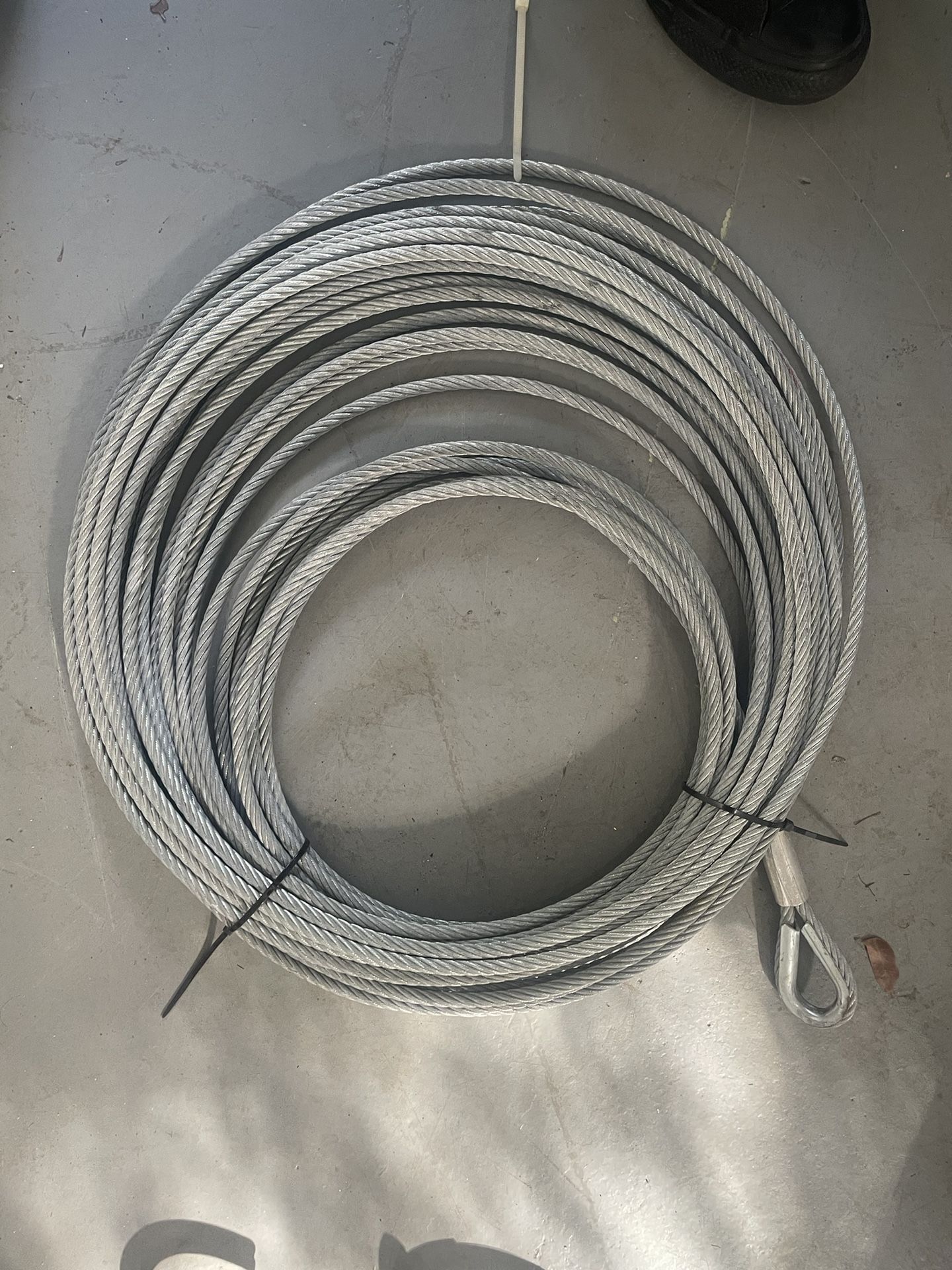 Steel Cable Braided steel winch/tow cable with eyelet loop.