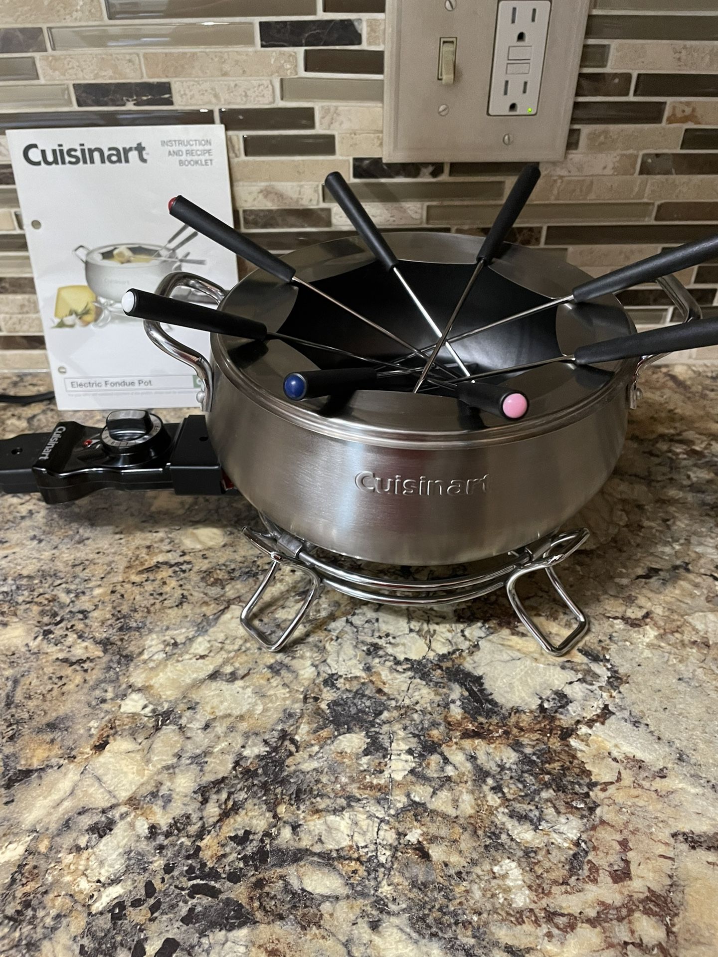 Electric Fondue Pot Set - Cuisinart Model: CFO-3SS for Sale in Shelby  Township, MI - OfferUp