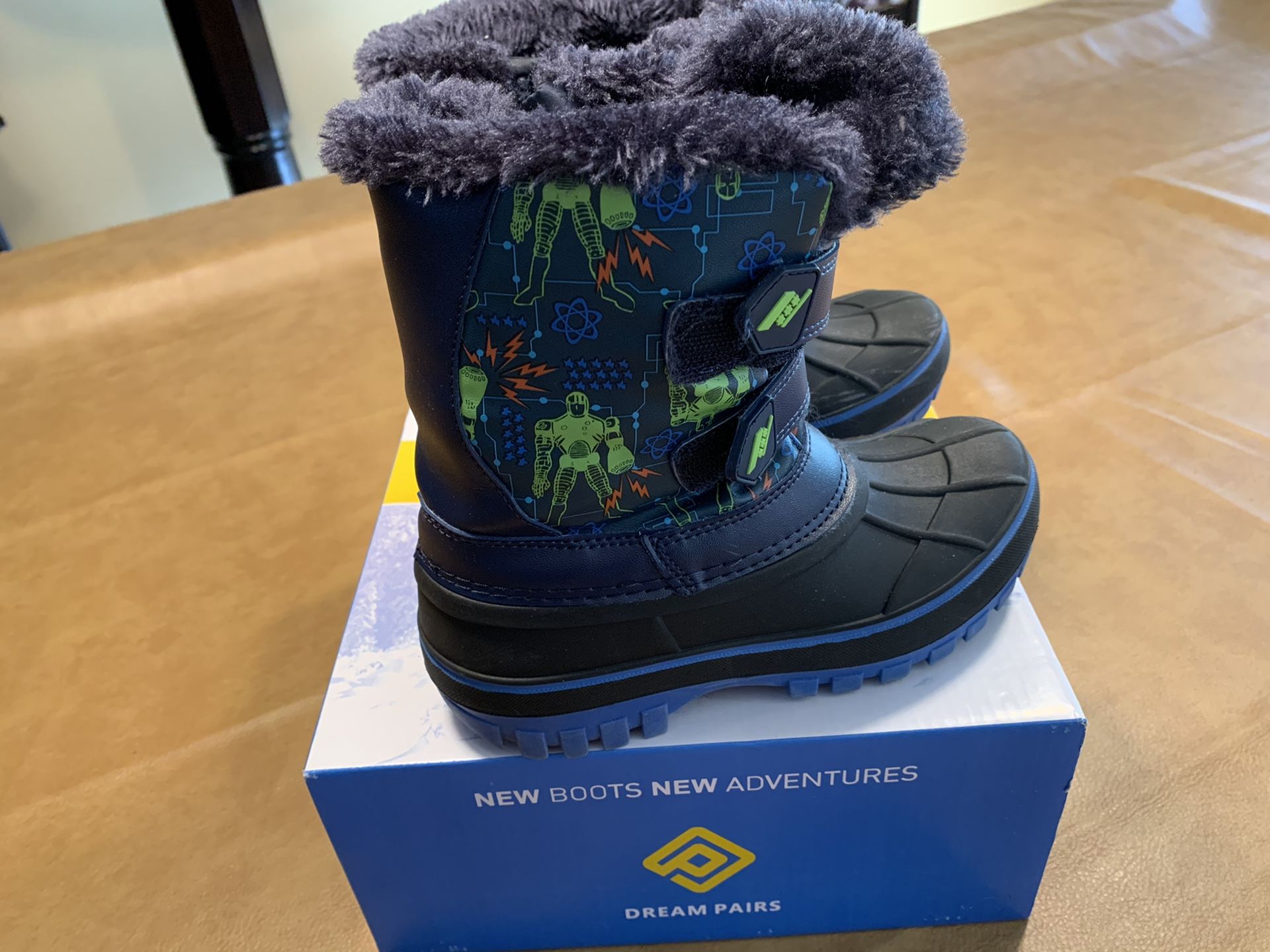 Kids’ snow boots. Size 1