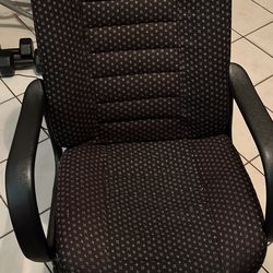 Office chair / Silla de oficina