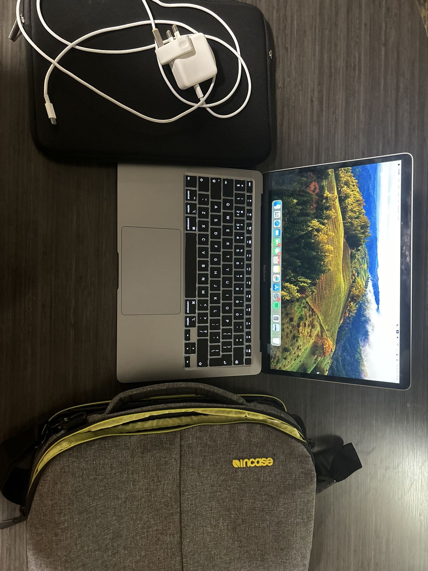 MacBook Air 2020 8GB