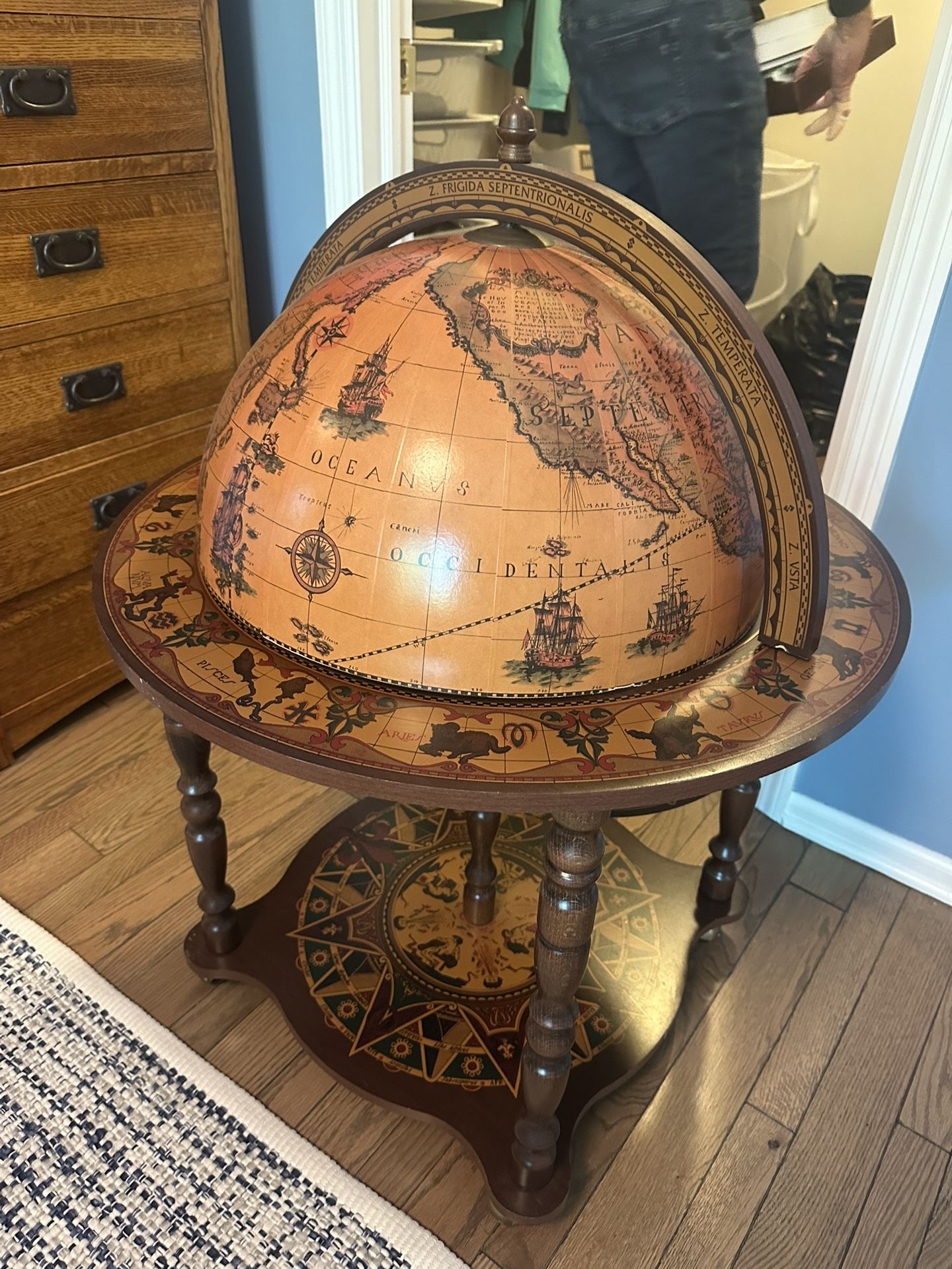 Old world globe bar