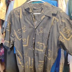 Men's No Boundaries Short Sleeve Button Up Shirt Size Large 