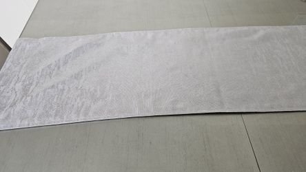 Selver With Gray Table Runner