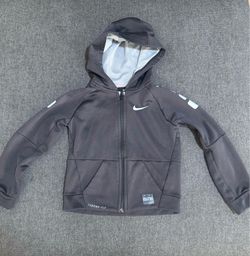 Boys Nike 4T Therma-fit hooded sweater