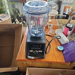 VITAMIX BLENDER