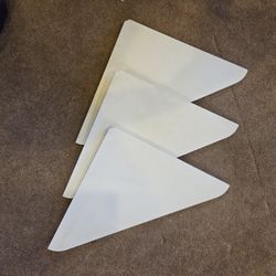 3 corner shelves