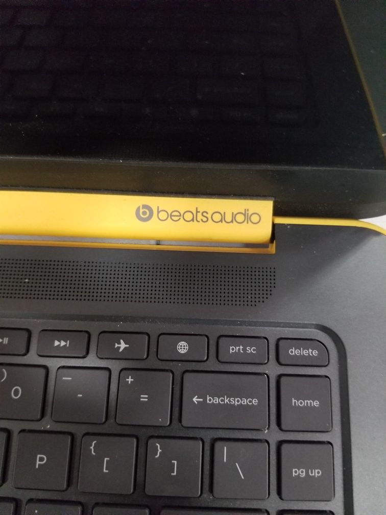 HP Beatsaudio Touchscreen Laptop