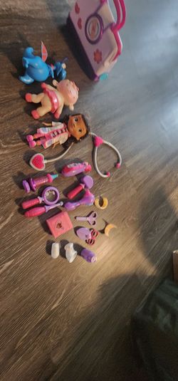 Doc Muffins and Peppa pig car