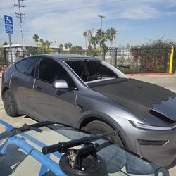 Autoglass Replacement/ Chip Repair