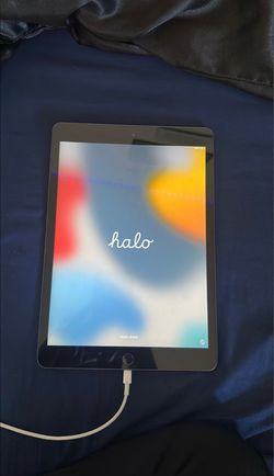 Apple iPad 7th Gen (128 GBs)
