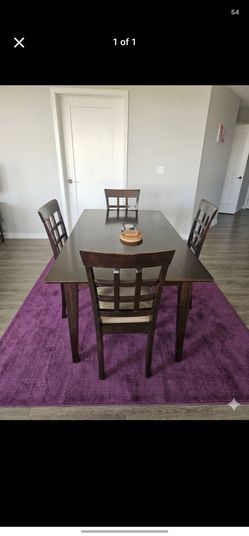 Classic Wooden dining table (6 ft x 3 ft)