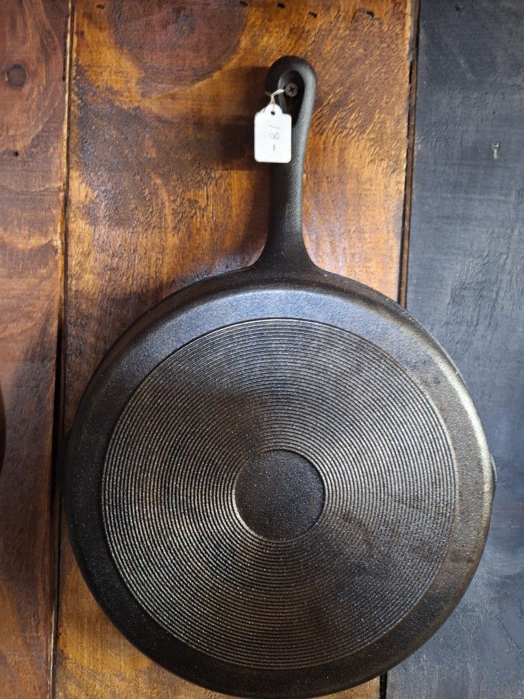 Cast Iron Skillet (Unmarked)