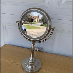 Natural Daylight Makeup Vanity Mirror