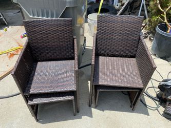 Lounge chairs with foot stools