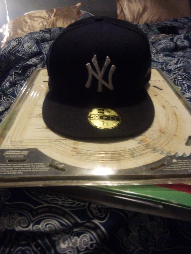 New York Yankees Game Day New Era Fitted Size 7 1/8