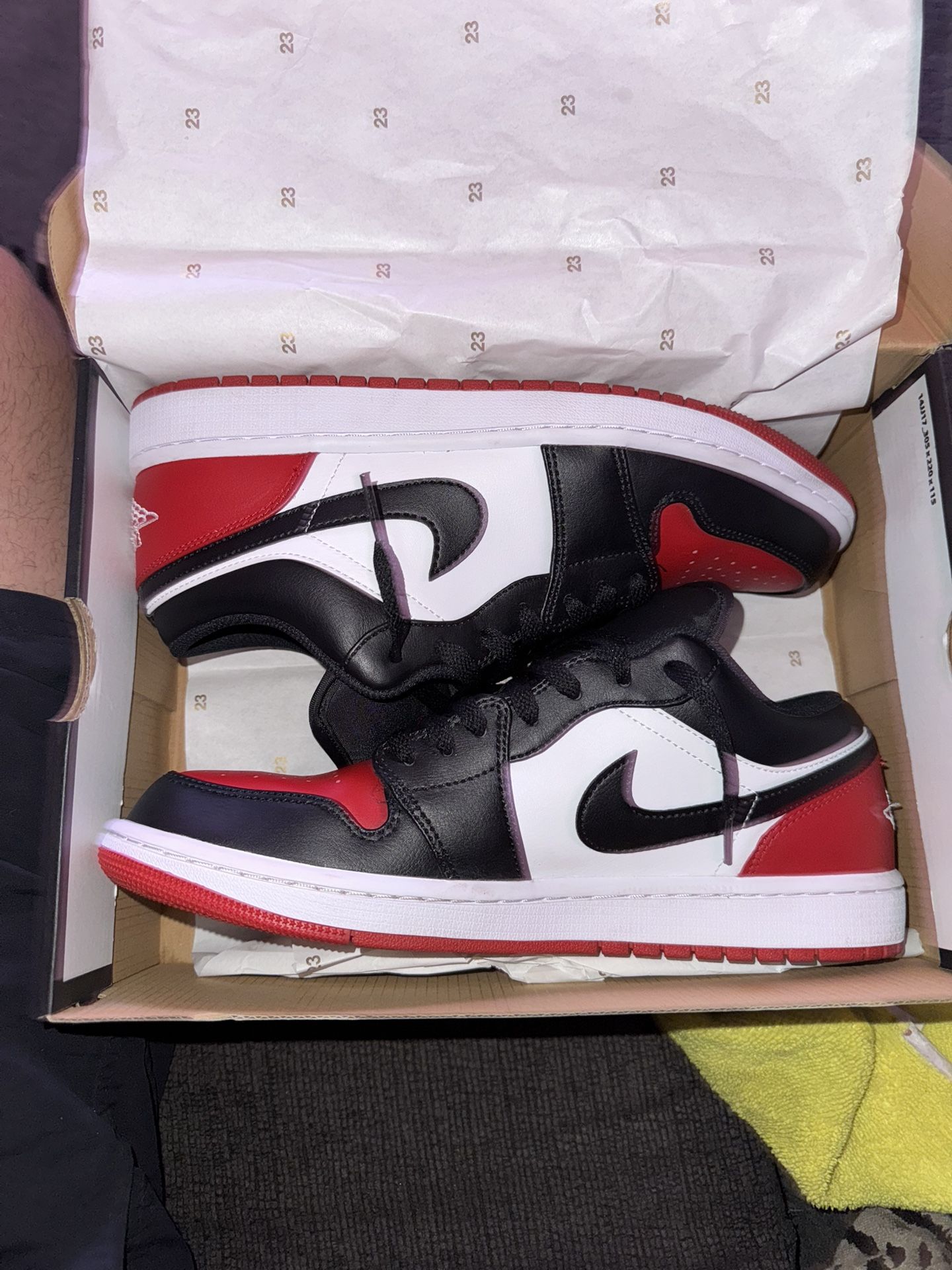 Jordan 1 Low "White/Black/Varsity Red"