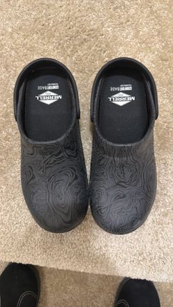 MERRELL  men’s 9/womens 11