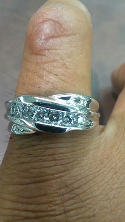 14k White Gold Ring 9.6 grams. 70 ct diamonds