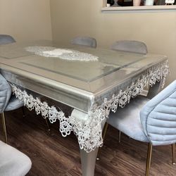 Dining Table For Sale!
