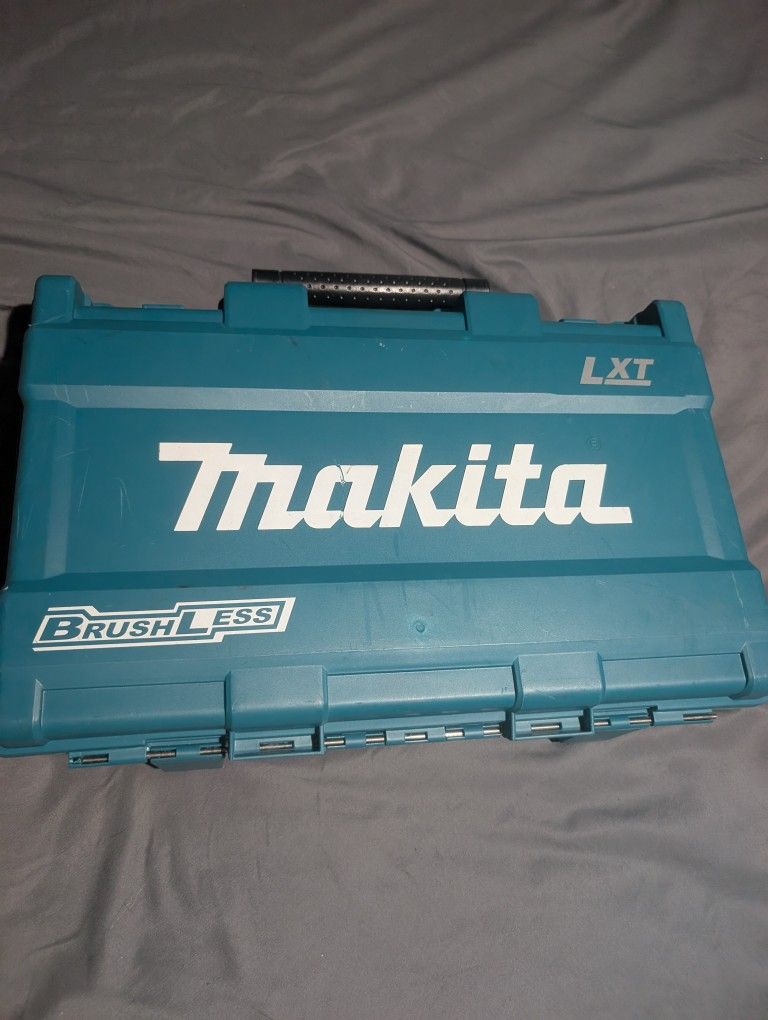 Makita
18V LXT Brushless 2-Pc. Combo Kit (4.0Ah)