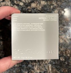 NEW R.E.M. BEAUTY HYPERNOVA SATIN MATTE BLUSH IN SKINNY DIPPED FULL SIZE $10!!