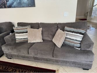 Sofa set (3 pieces)