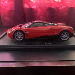 Pagani Huayra (Red), 1/24-27 Scale Diecast Car