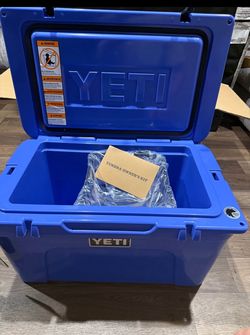 Yeti Ultra Marine Violet 45qt