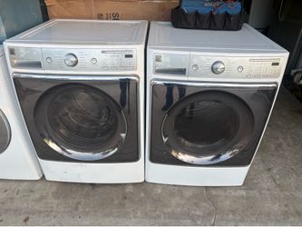 Kenmore elite xL capacity  Stackable or side by side  Washer and gas dryer  Excellent working condition  Heavy duty  XL capacity  W29 D33 H82 stacked 