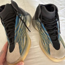 Adidas Yeezy 700 V3 ‘arzareth’ 9.5 $130