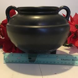 Roseville USA Ceramic Planter