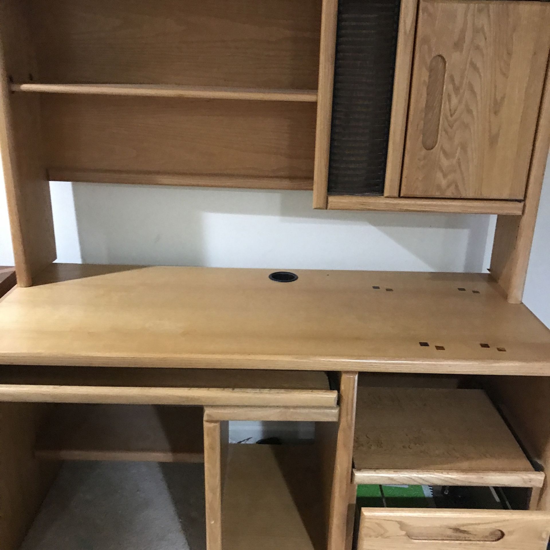 Computer Desk, Can Be Used For Virtual School Lessons , Working From Home, It Has A Top Cabinets, A Draw, another Pull Out Desk, Local Curbside Picku