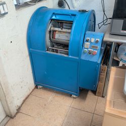 Centrifugal Polishing Machine 