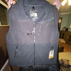 The North Face fleece vest (NEW) Size Large $75 FIRM