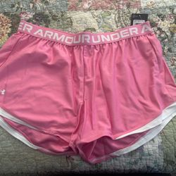 XL Women’s Under Armor Running Shorts 
