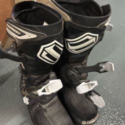 Moto boots Shift Size Y4