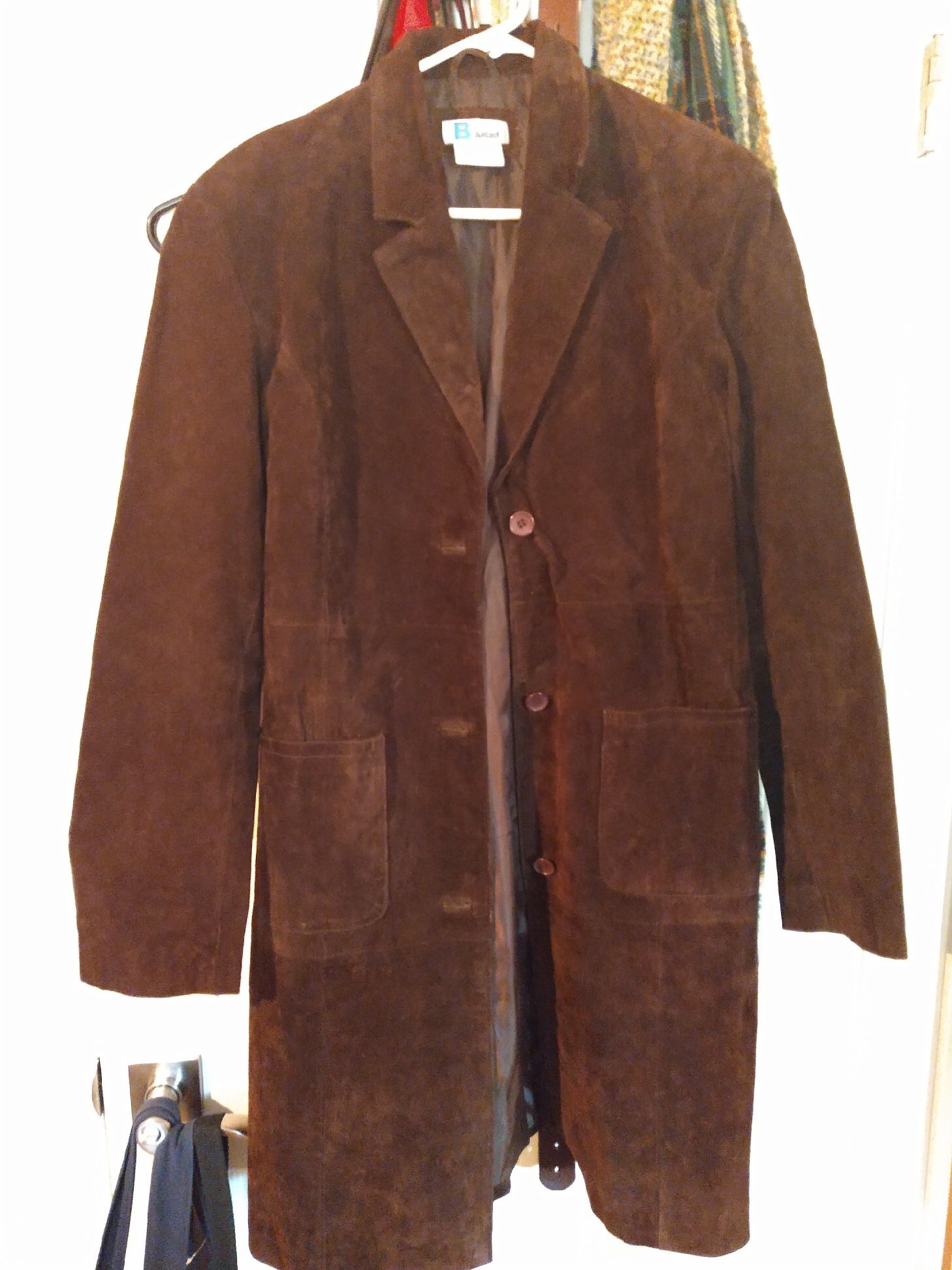 Vintage 60’s Womens Suede Jacket asking Only $40 PRICE IS NEGOTIABLE!